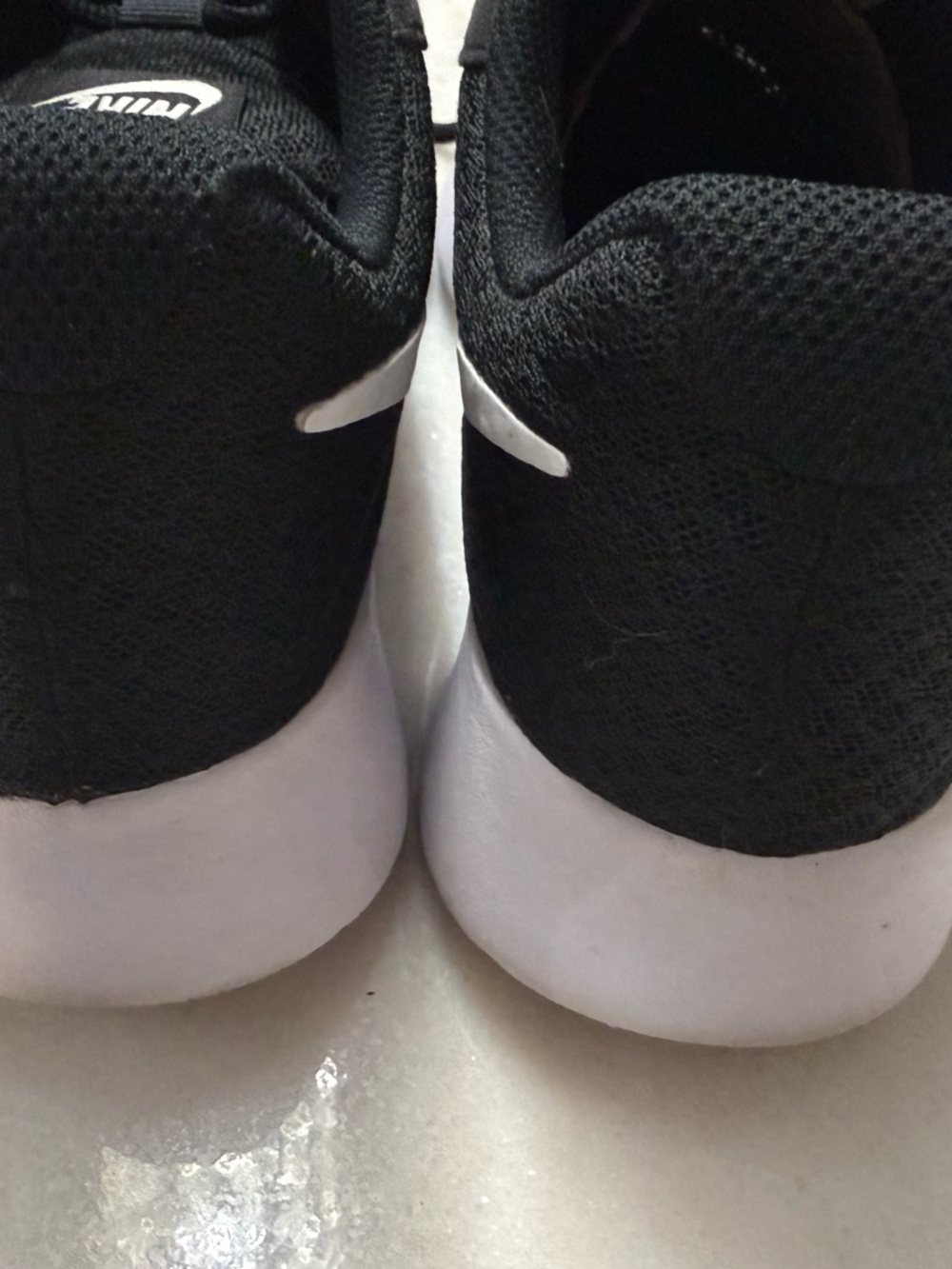 Nike Tanjun Women's Athletic Black Black Shoes - Picture 4 of 4
